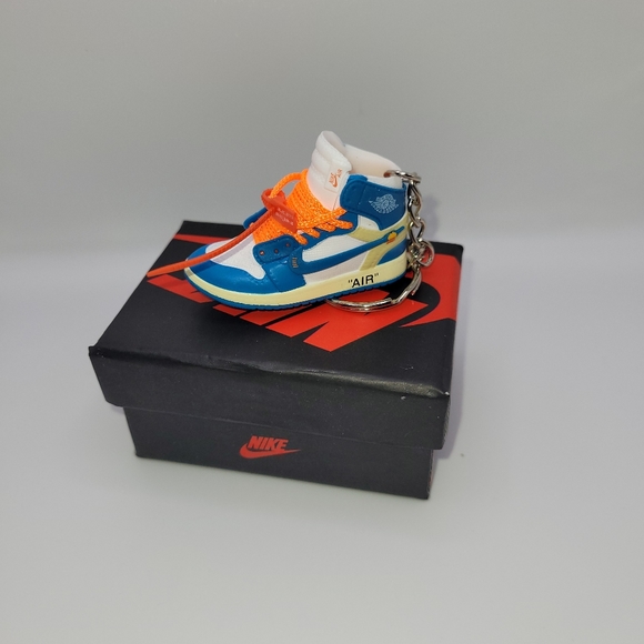 Keychains/ llaveros - Picture 5 of 5